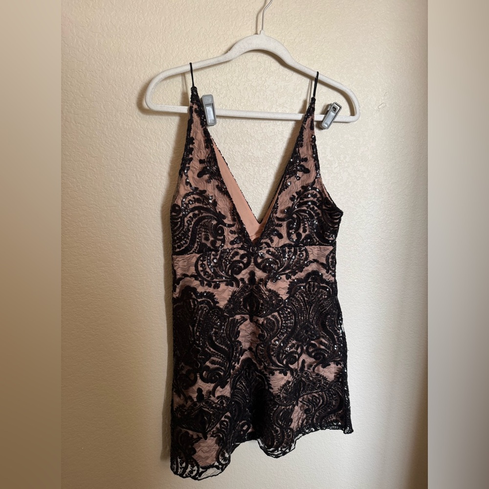 FREE PEOPLE Night Shimmers Mini Dress Sz 6 in Black Lace - Picture 4 of 6